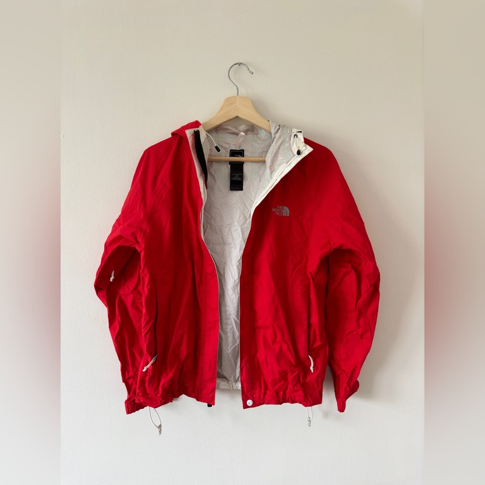 ⛺️ SOLD ⛺️ The North Face Women’s Hyvent Venture Rain Coat Jacket